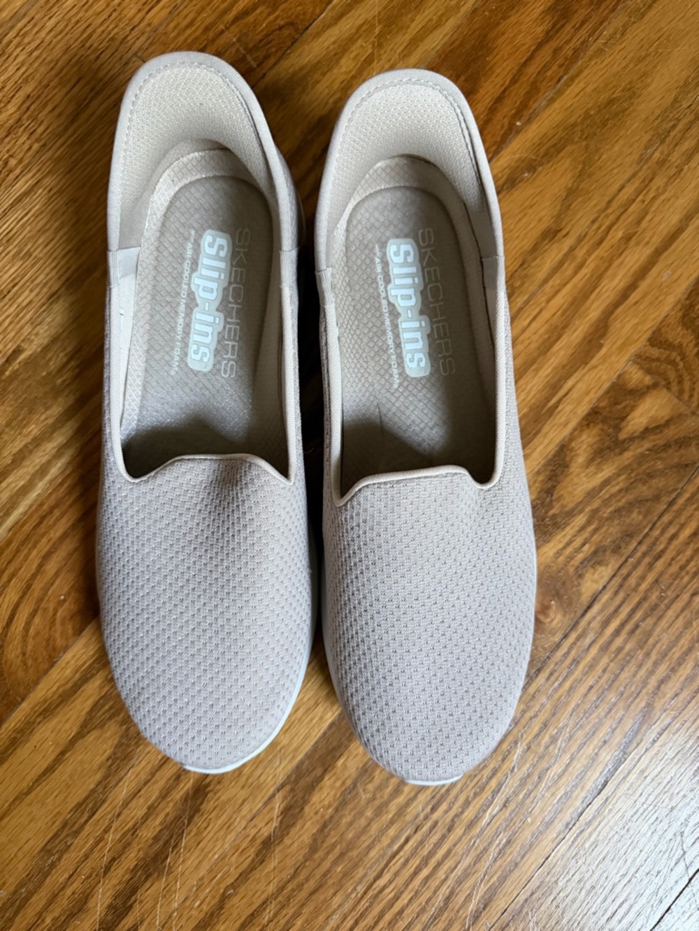 New NWOB Skechers Slip-Ins Women's Shoes Sz 8.5  Lightweight